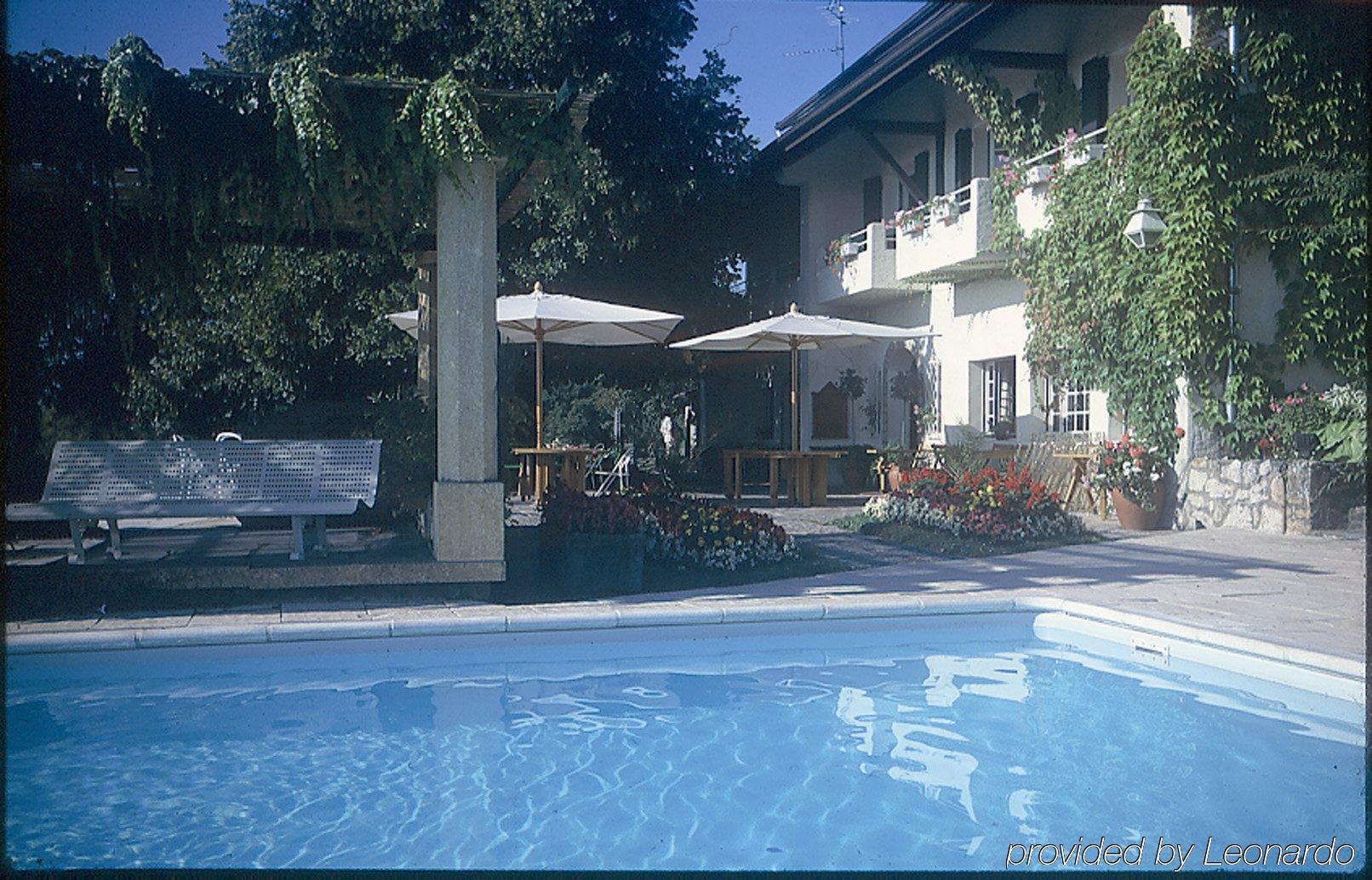 Auberge Des Chasseurs Echenevex Exterior photo