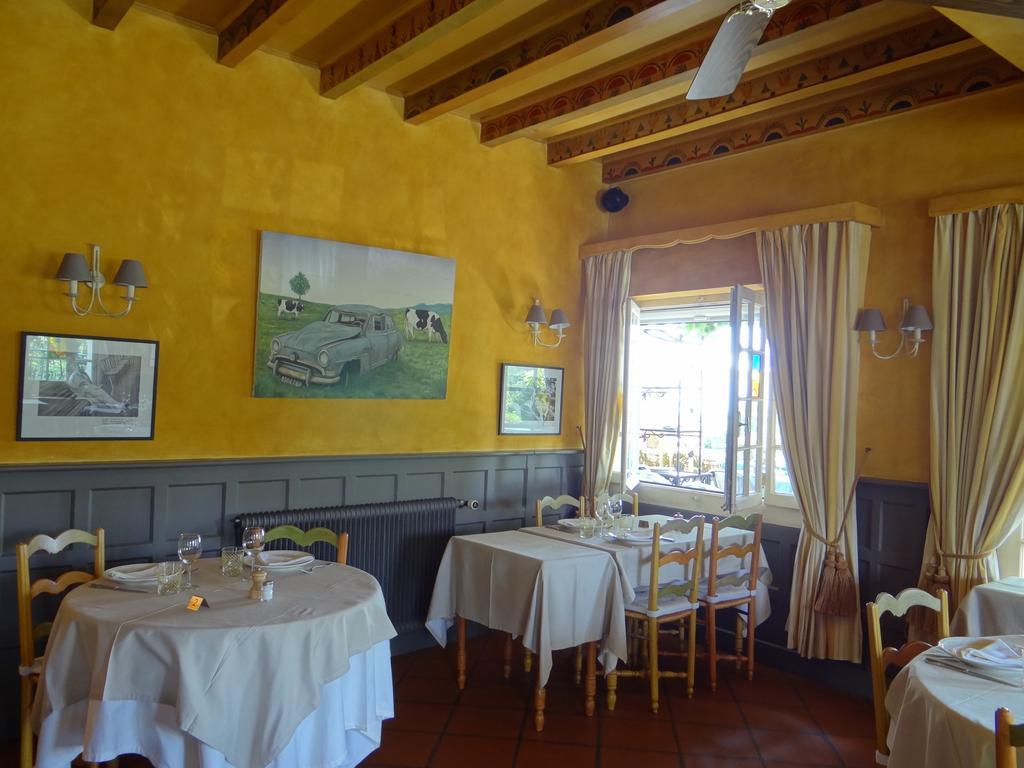 Auberge Des Chasseurs Echenevex Exterior photo